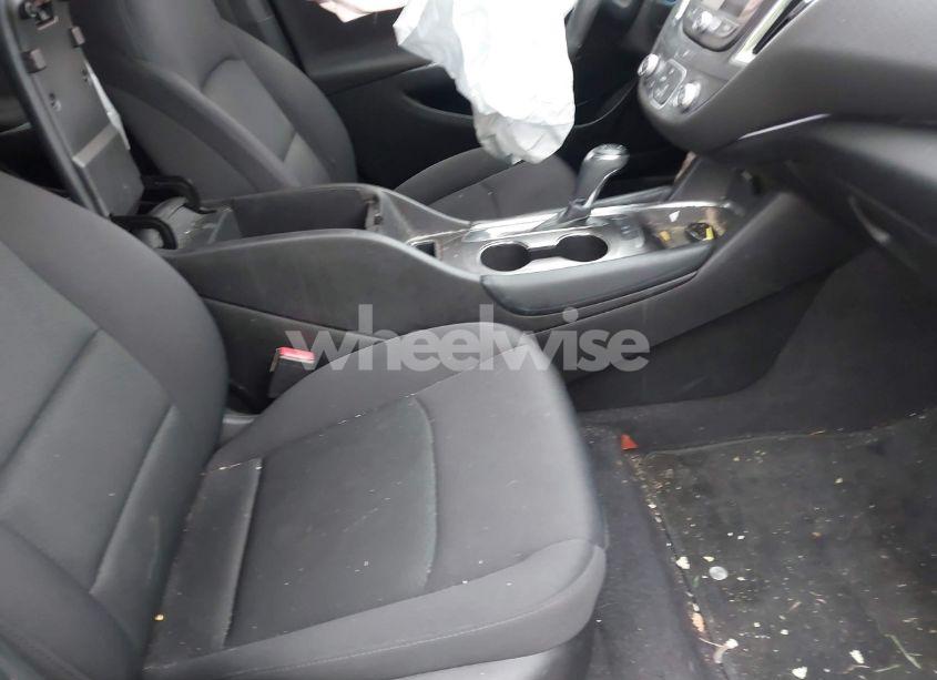 Photo 5 of 2017 Chevrolet Malibu 1LT (VIN 1G1ZE5ST5HF200824)