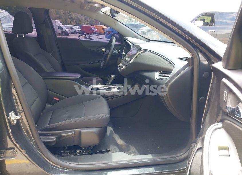 Photo 5 of 2017 Chevrolet Malibu 1LT (VIN 1G1ZE5ST5HF221222)