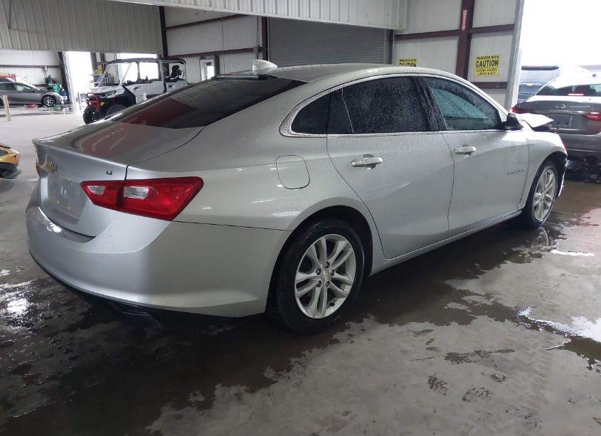 Photo 4 of 2017 Chevrolet Malibu 1LT (VIN 1G1ZE5ST5HF256813)