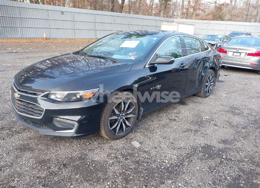Photo 2 of 2017 Chevrolet Malibu 1LT (VIN 1G1ZE5ST5HF262420)