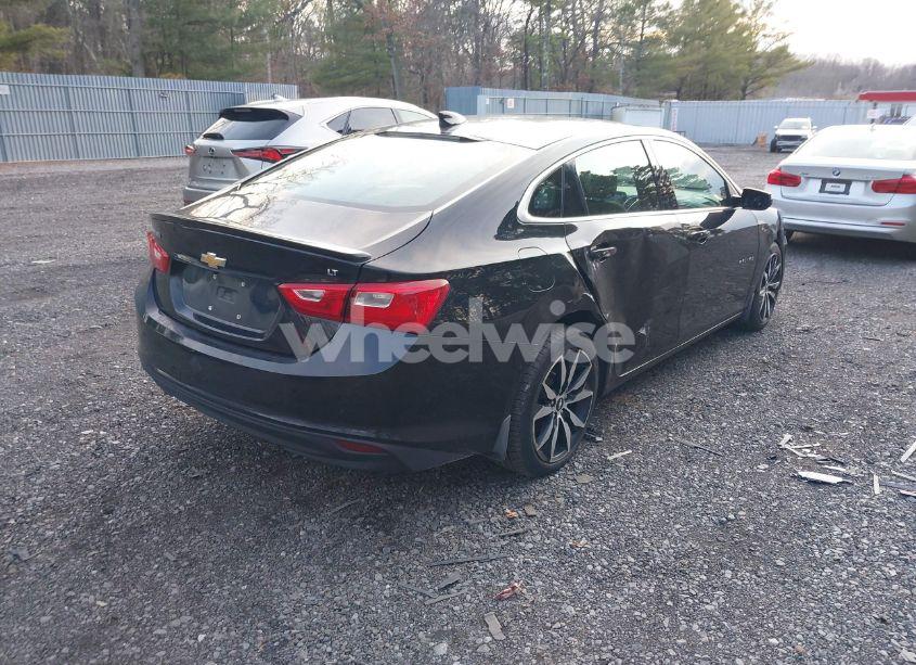 Photo 4 of 2017 Chevrolet Malibu 1LT (VIN 1G1ZE5ST5HF262420)