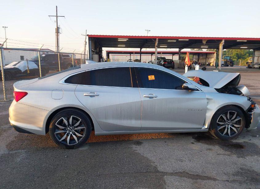 Photo 13 of 2017 Chevrolet Malibu 1LT (VIN 1G1ZE5ST5HF263860)