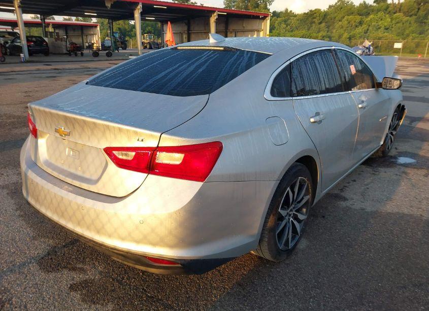 Photo 4 of 2017 Chevrolet Malibu 1LT (VIN 1G1ZE5ST5HF263860)