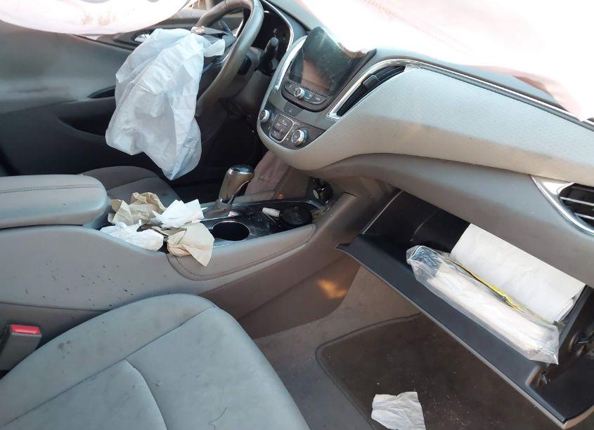 Photo 5 of 2017 Chevrolet Malibu 1LT (VIN 1G1ZE5ST5HF263860)