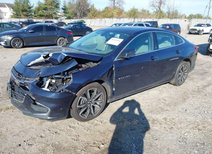 Photo 2 of 2017 Chevrolet Malibu 1LT (VIN 1G1ZE5ST5HF266340)