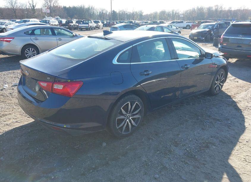 Photo 4 of 2017 Chevrolet Malibu 1LT (VIN 1G1ZE5ST5HF266340)