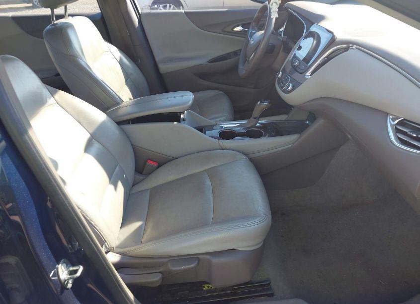 Photo 5 of 2017 Chevrolet Malibu 1LT (VIN 1G1ZE5ST5HF266340)