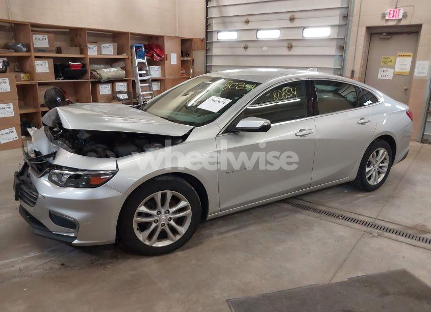 Photo 2 of 2017 Chevrolet Malibu 1LT (VIN 1G1ZE5ST5HF273630)