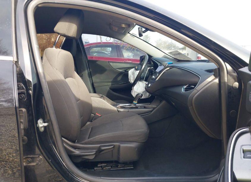 Photo 5 of 2016 Chevrolet Malibu 1LT (VIN 1G1ZE5ST6GF192909)