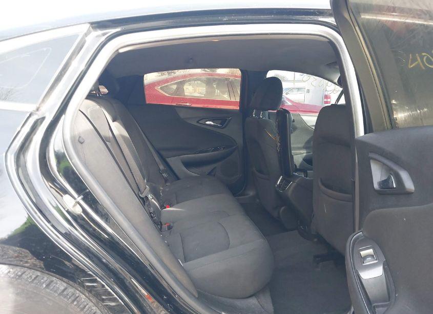 Photo 8 of 2016 Chevrolet Malibu 1LT (VIN 1G1ZE5ST6GF192909)