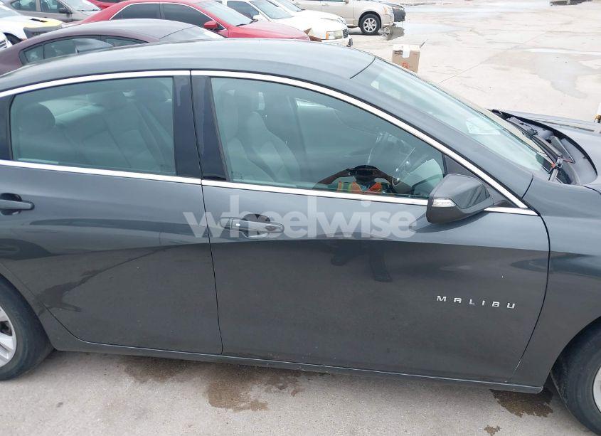 Photo 13 of 2016 Chevrolet Malibu 1LT (VIN 1G1ZE5ST6GF193865)