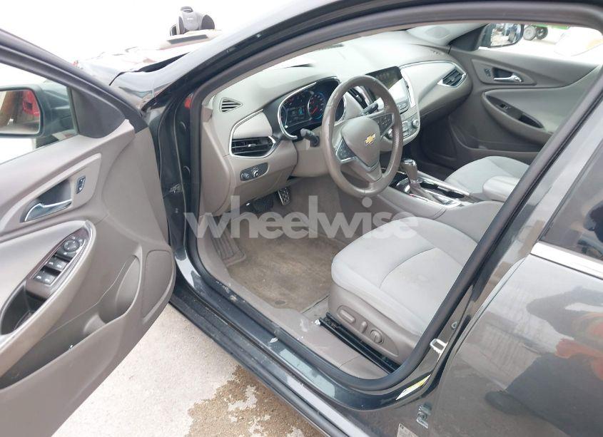 Photo 17 of 2016 Chevrolet Malibu 1LT (VIN 1G1ZE5ST6GF193865)