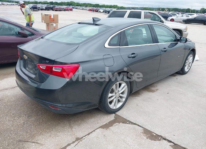 Photo 4 of 2016 Chevrolet Malibu 1LT (VIN 1G1ZE5ST6GF193865)