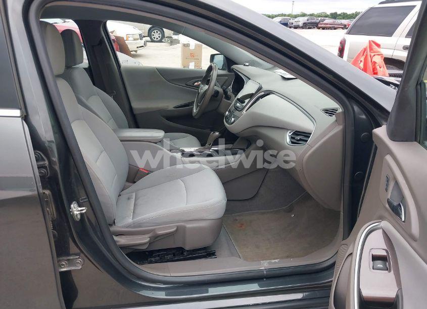 Photo 5 of 2016 Chevrolet Malibu 1LT (VIN 1G1ZE5ST6GF193865)