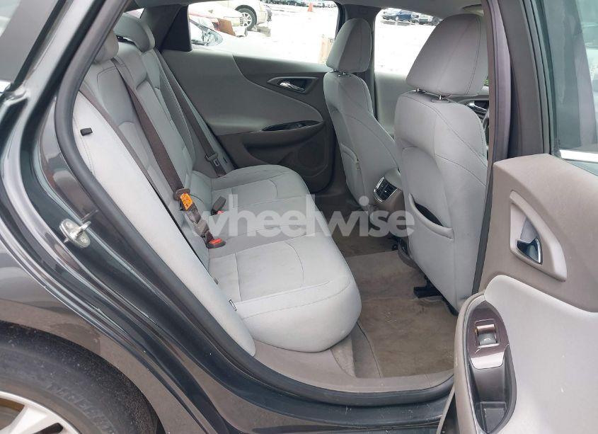 Photo 8 of 2016 Chevrolet Malibu 1LT (VIN 1G1ZE5ST6GF193865)