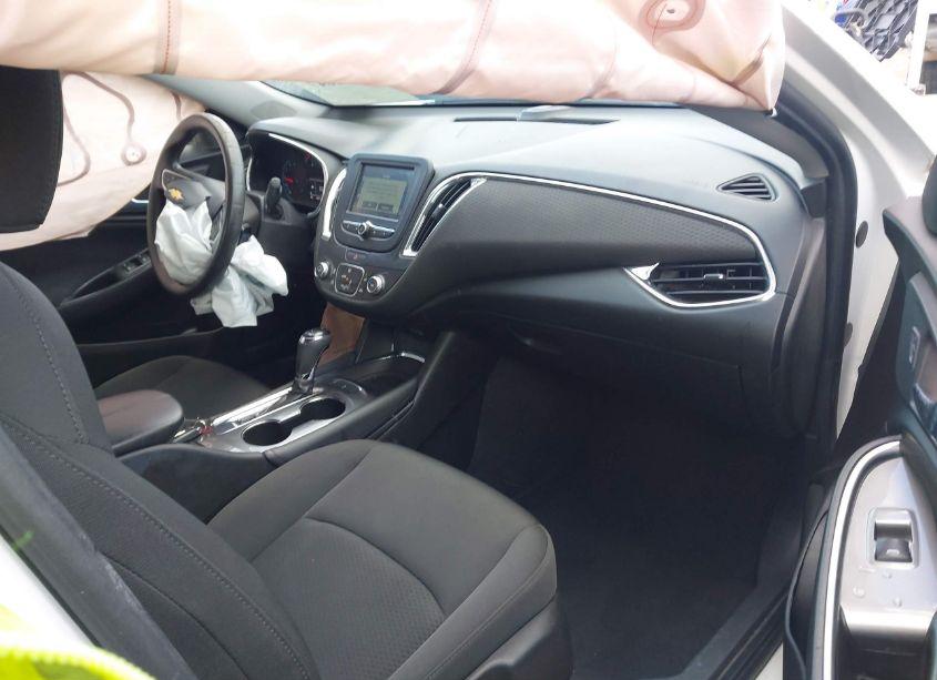 Photo 5 of 2016 Chevrolet Malibu 1LT (VIN 1G1ZE5ST6GF241249)