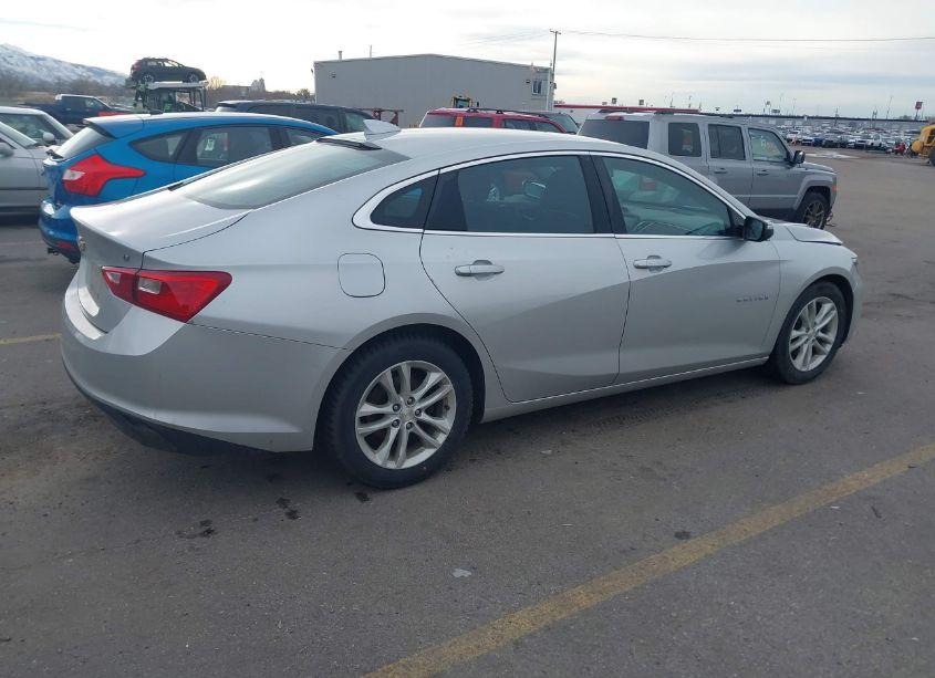 Photo 4 of 2016 Chevrolet Malibu 1LT (VIN 1G1ZE5ST6GF241543)