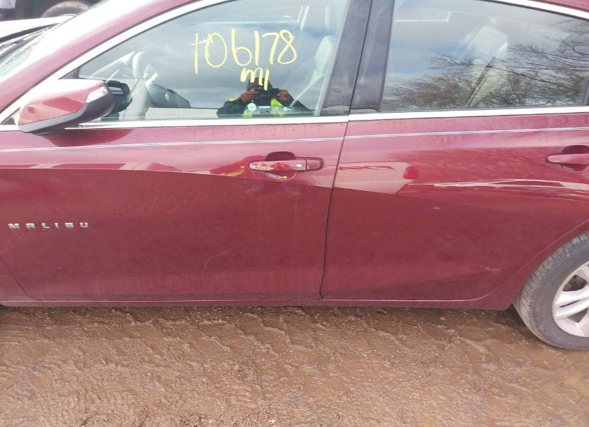 Photo 14 of 2016 Chevrolet Malibu 1LT (VIN 1G1ZE5ST6GF254647)