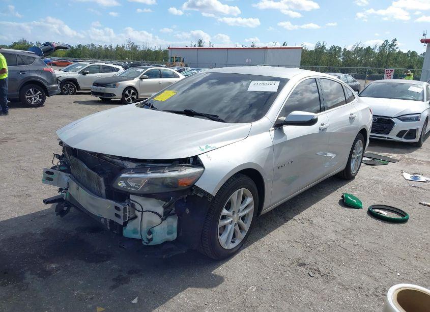 Photo 2 of 2016 Chevrolet Malibu 1LT (VIN 1G1ZE5ST6GF260948)