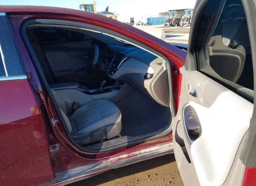 Photo 5 of 2016 Chevrolet Malibu 1LT (VIN 1G1ZE5ST6GF264255)