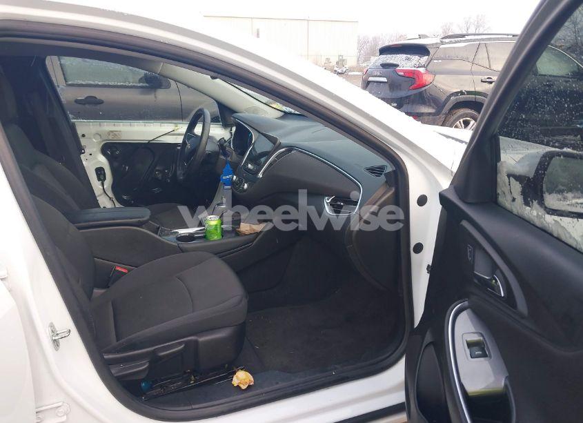 Photo 5 of 2016 Chevrolet Malibu 1LT (VIN 1G1ZE5ST6GF266331)