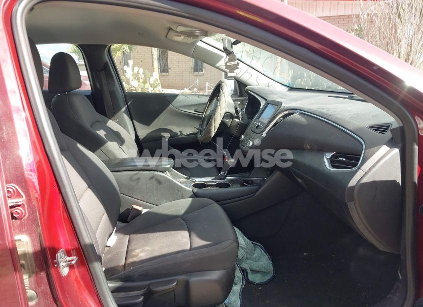 Photo 5 of 2016 Chevrolet Malibu 1LT (VIN 1G1ZE5ST6GF285493)