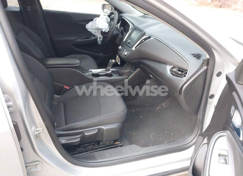 Photo 5 of 2016 Chevrolet Malibu 1LT (VIN 1G1ZE5ST6GF304124)