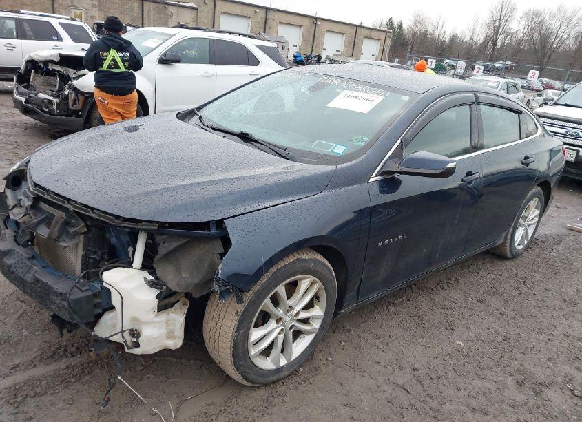 Photo 2 of 2016 Chevrolet Malibu 1LT (VIN 1G1ZE5ST6GF329847)