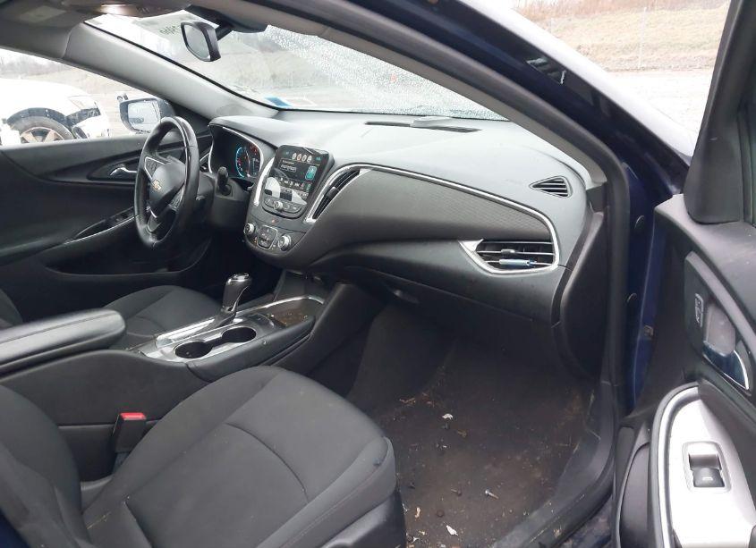 Photo 5 of 2016 Chevrolet Malibu 1LT (VIN 1G1ZE5ST6GF329847)