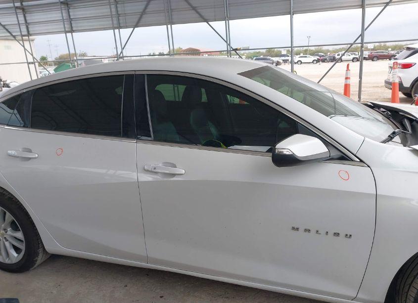 Photo 13 of 2016 Chevrolet Malibu 1LT (VIN 1G1ZE5ST6GF332313)