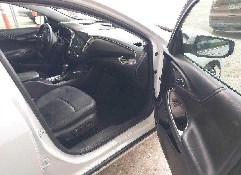 Photo 5 of 2016 Chevrolet Malibu 1LT (VIN 1G1ZE5ST6GF332313)