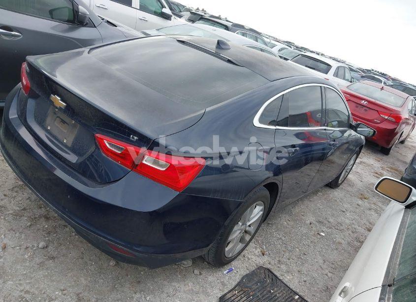 Photo 4 of 2016 Chevrolet Malibu 1LT (VIN 1G1ZE5ST6GF358040)