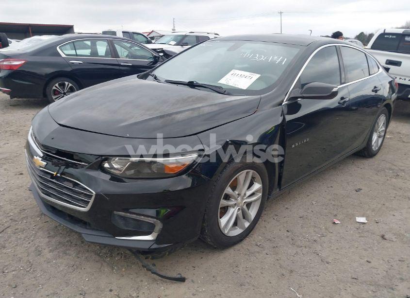 Photo 2 of 2017 Chevrolet Malibu 1LT (VIN 1G1ZE5ST6HF102028)