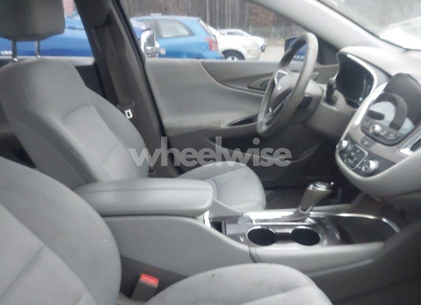 Photo 5 of 2017 Chevrolet Malibu 1LT (VIN 1G1ZE5ST6HF102028)