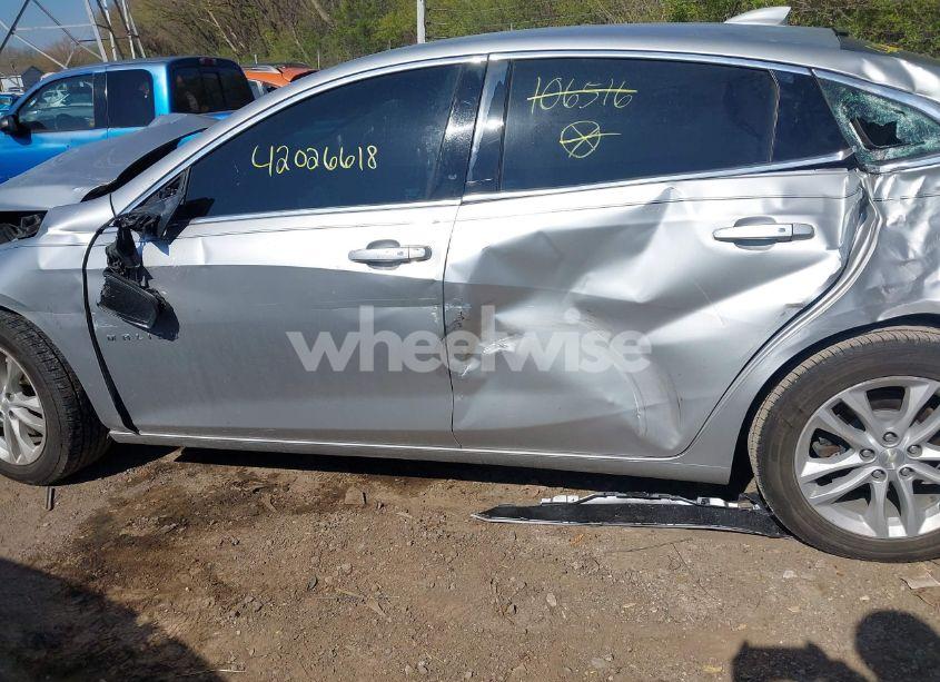 Photo 13 of 2017 Chevrolet Malibu 1LT (VIN 1G1ZE5ST6HF106516)