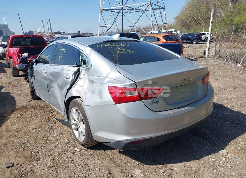 Photo 3 of 2017 Chevrolet Malibu 1LT (VIN 1G1ZE5ST6HF106516)