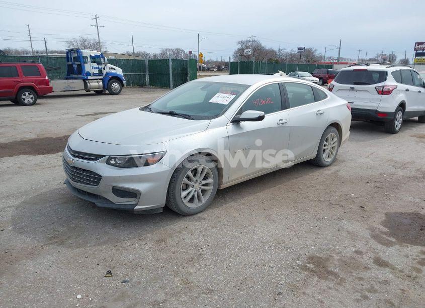 Photo 2 of 2017 Chevrolet Malibu 1LT (VIN 1G1ZE5ST6HF114325)