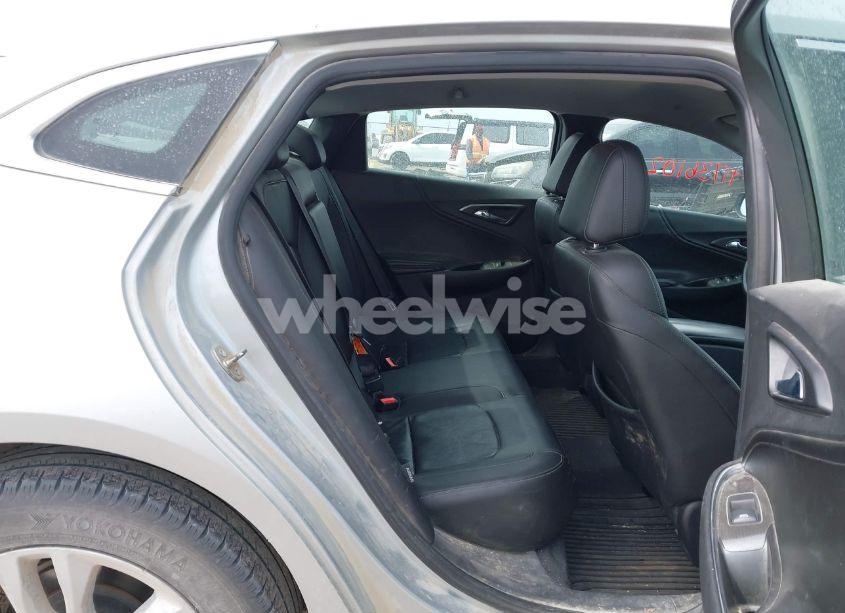 Photo 8 of 2017 Chevrolet Malibu 1LT (VIN 1G1ZE5ST6HF114325)