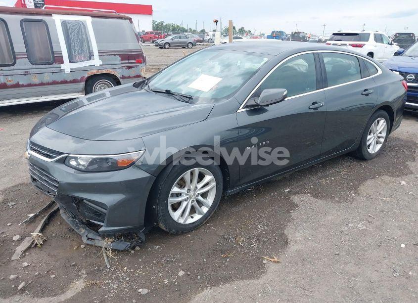 Photo 2 of 2017 Chevrolet Malibu 1LT (VIN 1G1ZE5ST6HF115930)