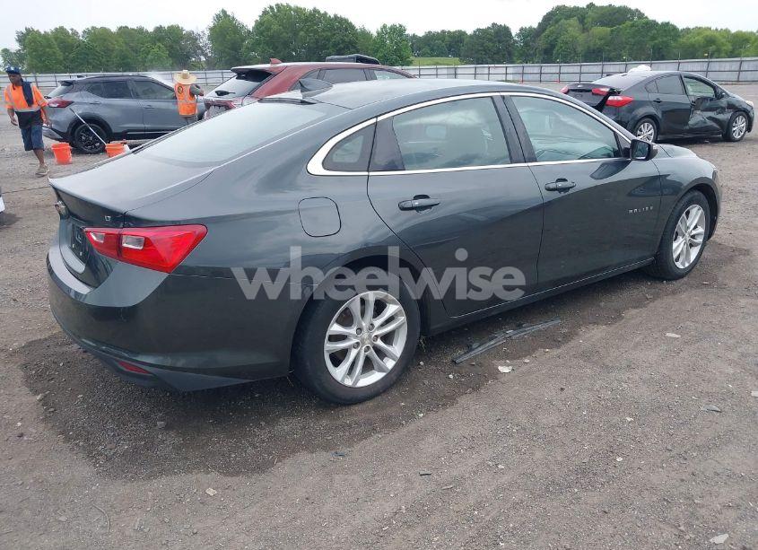 Photo 4 of 2017 Chevrolet Malibu 1LT (VIN 1G1ZE5ST6HF115930)