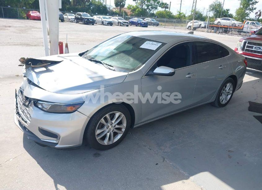 Photo 2 of 2017 Chevrolet Malibu 1LT (VIN 1G1ZE5ST6HF120884)