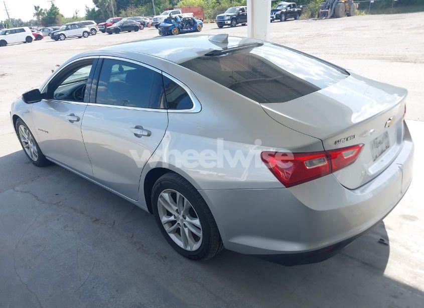 Photo 3 of 2017 Chevrolet Malibu 1LT (VIN 1G1ZE5ST6HF120884)