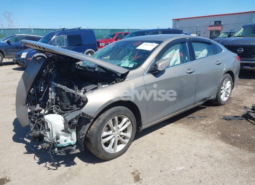 Photo 2 of 2017 Chevrolet Malibu 1LT (VIN 1G1ZE5ST6HF125728)