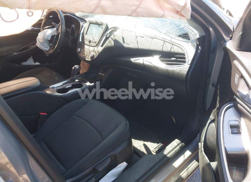 Photo 5 of 2017 Chevrolet Malibu 1LT (VIN 1G1ZE5ST6HF125728)