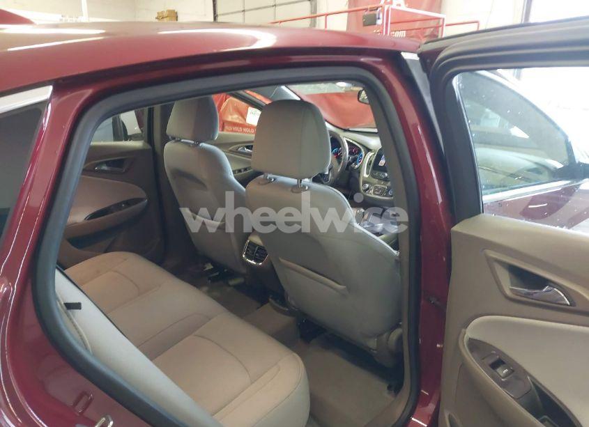 Photo 8 of 2017 Chevrolet Malibu 1LT (VIN 1G1ZE5ST6HF137944)