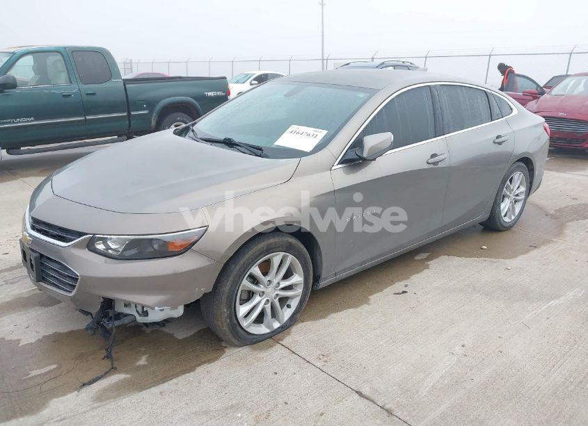 Photo 2 of 2017 Chevrolet Malibu 1LT (VIN 1G1ZE5ST6HF162648)