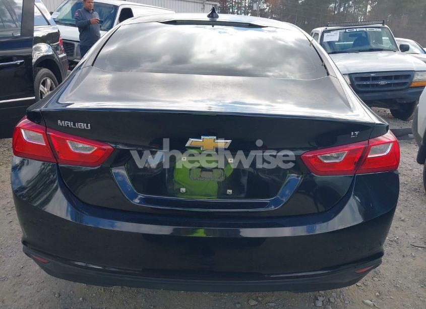 Photo 16 of 2017 Chevrolet Malibu 1LT (VIN 1G1ZE5ST6HF163041)