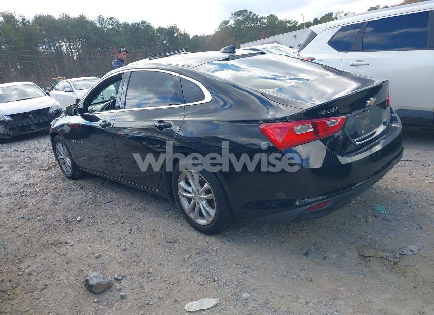 Photo 3 of 2017 Chevrolet Malibu 1LT (VIN 1G1ZE5ST6HF163041)