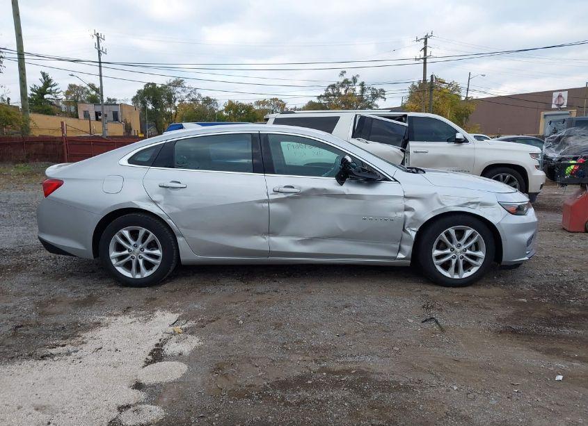 Photo 13 of 2017 Chevrolet Malibu 1LT (VIN 1G1ZE5ST6HF167350)