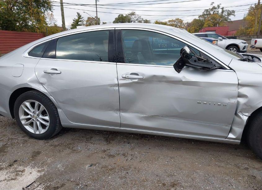 Photo 18 of 2017 Chevrolet Malibu 1LT (VIN 1G1ZE5ST6HF167350)